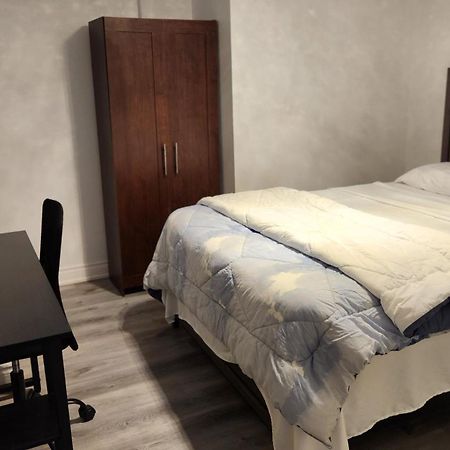 ניומרקט 2 Bedrooms 2 Washrooms 2 Parking Spots Basement Apartment מראה חיצוני תמונה