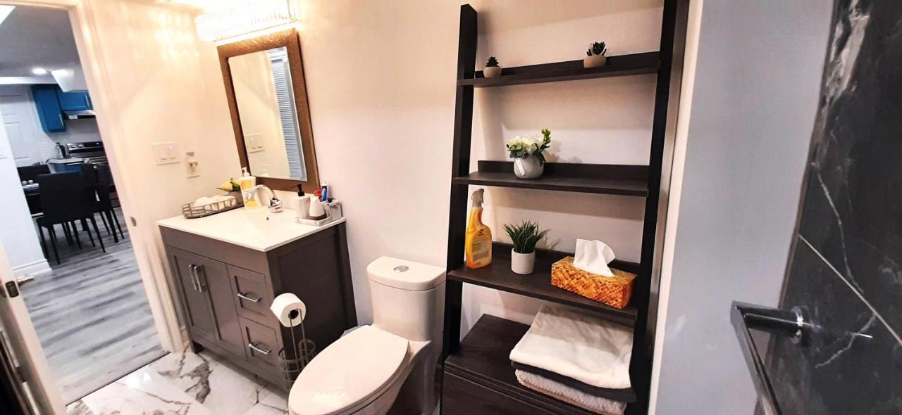 ניומרקט 2 Bedrooms 2 Washrooms 2 Parking Spots Basement Apartment מראה חיצוני תמונה