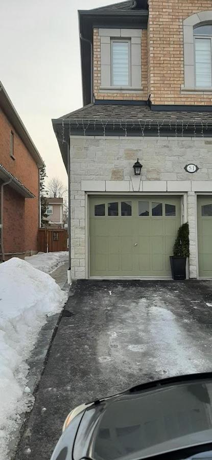 ניומרקט 2 Bedrooms 2 Washrooms 2 Parking Spots Basement Apartment מראה חיצוני תמונה